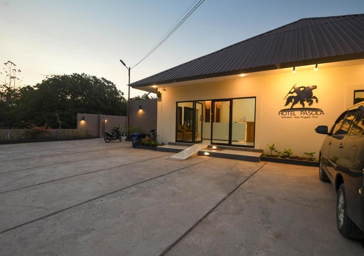 Pasola Hotel Waikelo Exterior photo